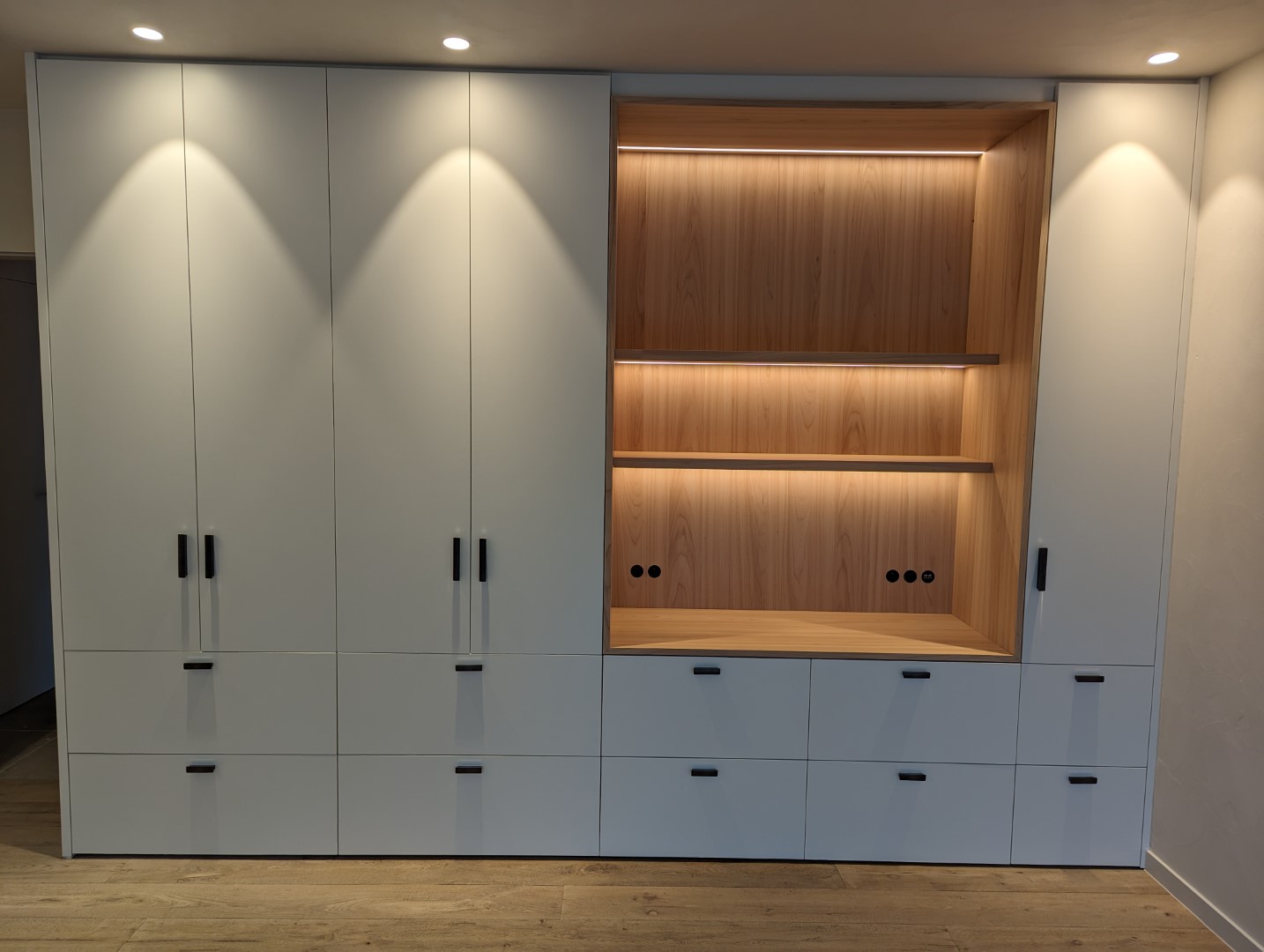 kast bureau maatwerk LED
